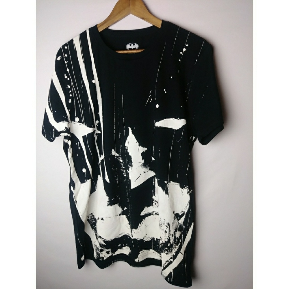 Batman Abstract Black/White T-Shirt NWOT Mult Sz